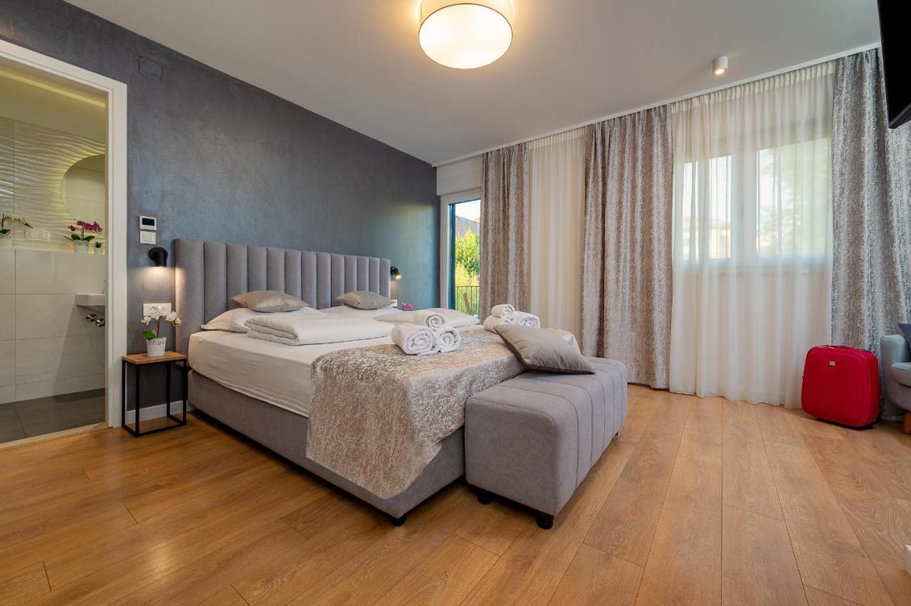 سبليت Seven Seas Residence المظهر الخارجي الصورة