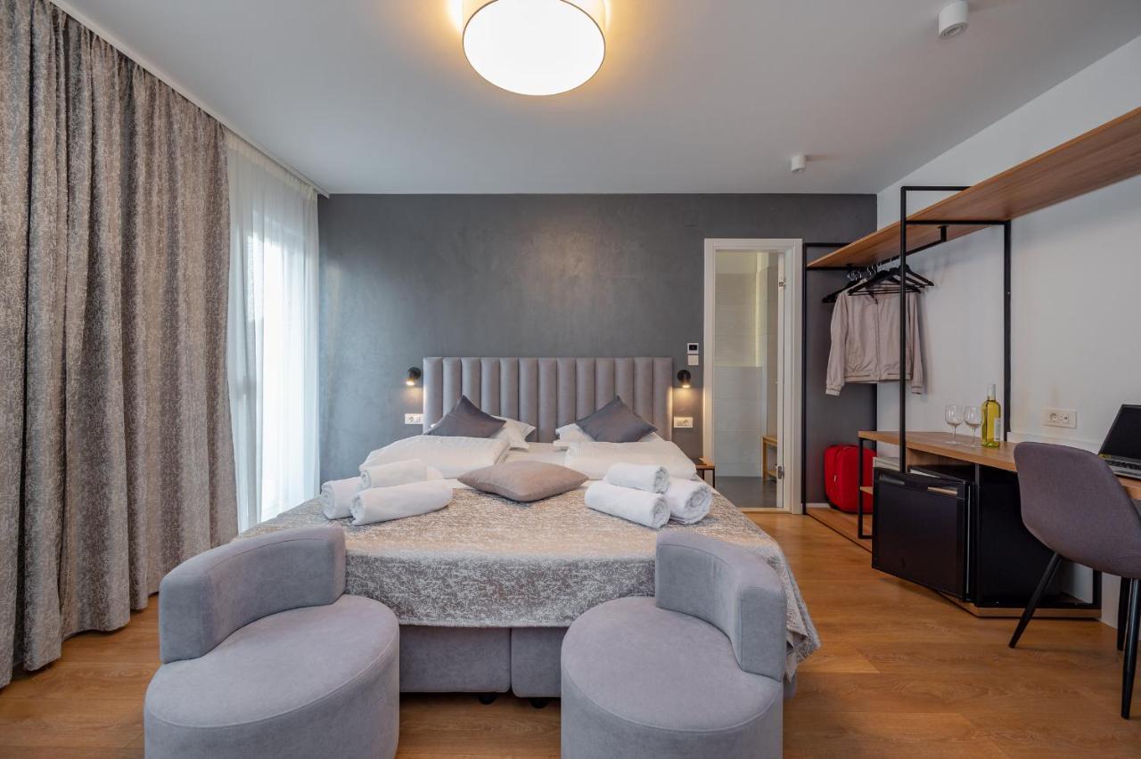 سبليت Seven Seas Residence المظهر الخارجي الصورة