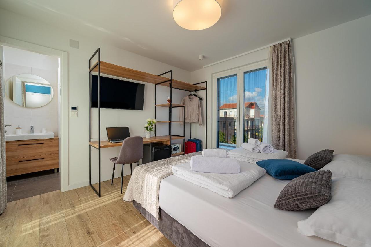 سبليت Seven Seas Residence المظهر الخارجي الصورة