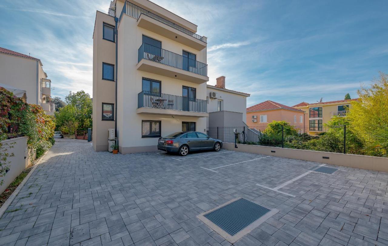 سبليت Seven Seas Residence المظهر الخارجي الصورة