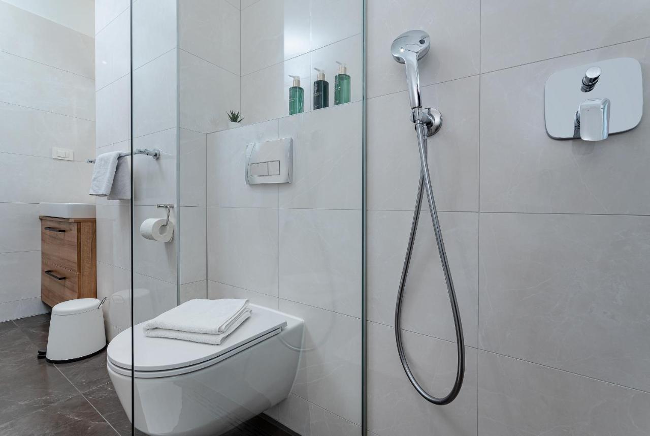 سبليت Seven Seas Residence المظهر الخارجي الصورة