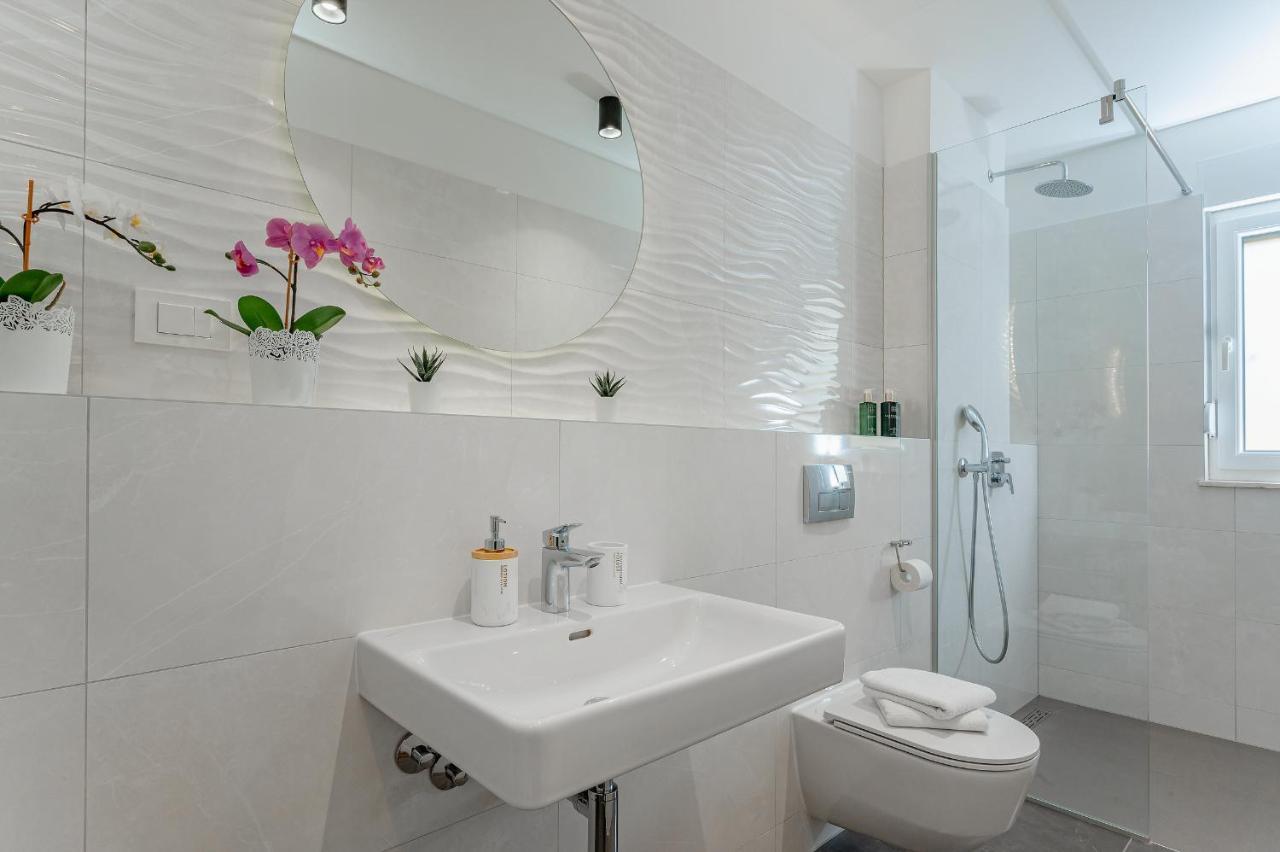 سبليت Seven Seas Residence المظهر الخارجي الصورة