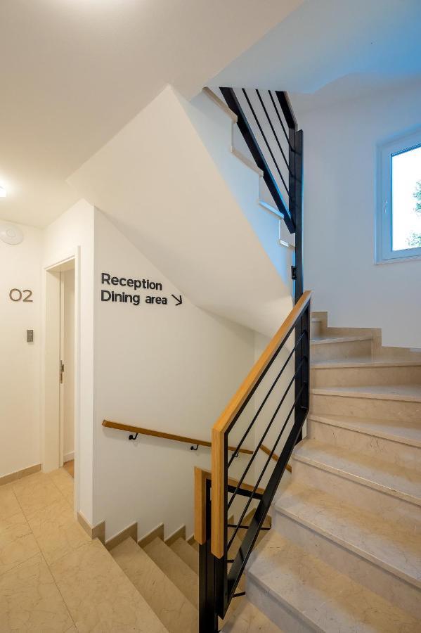 سبليت Seven Seas Residence المظهر الخارجي الصورة