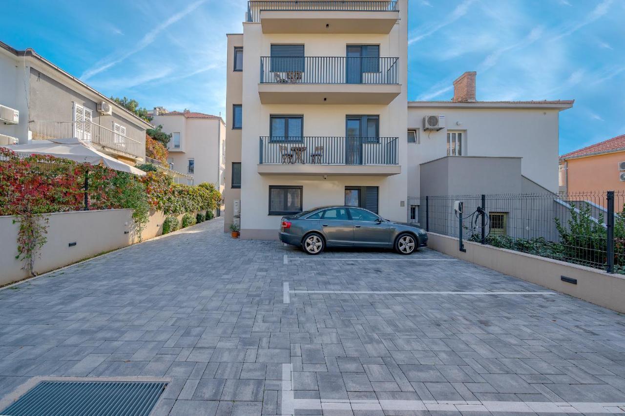 سبليت Seven Seas Residence المظهر الخارجي الصورة